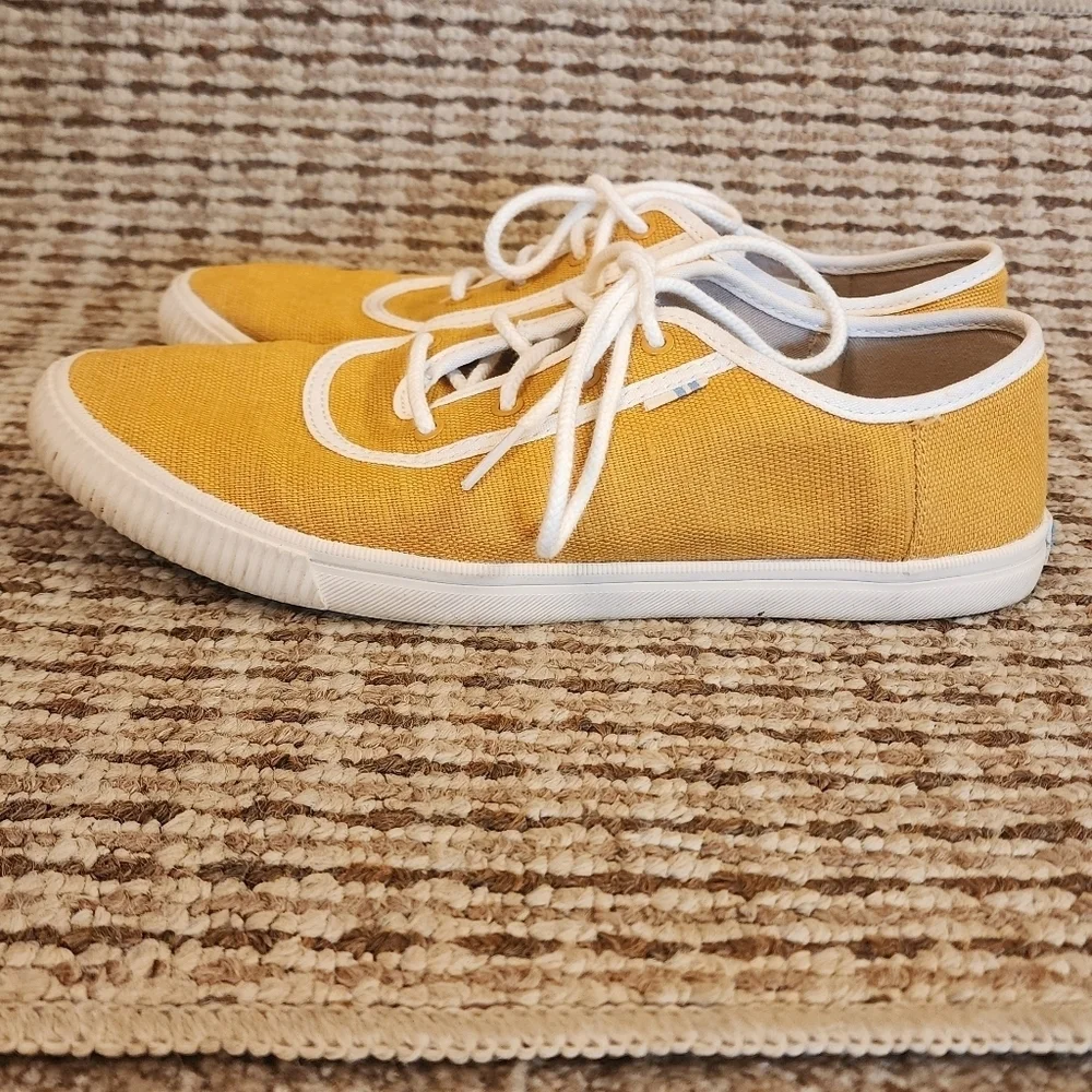 Tom's Lace-up Yellow Sunflower Sneaker Shoes  for Women Size 8